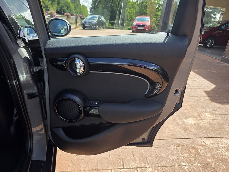 MINI Hatch Cooper Classic - U3705