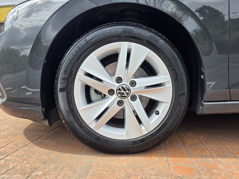2023 23 VOLKSWAGEN GOLF
