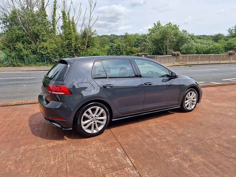 Volkswagen 2.0 TDI R-Line Edition Hatchback 5dr Diesel Manual Euro 6 (s/s) (150 ps)