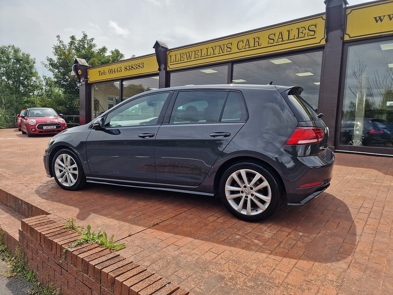 Volkswagen 2.0 TDI R-Line Edition Hatchback 5dr Diesel Manual Euro 6 (s/s) (150 ps)