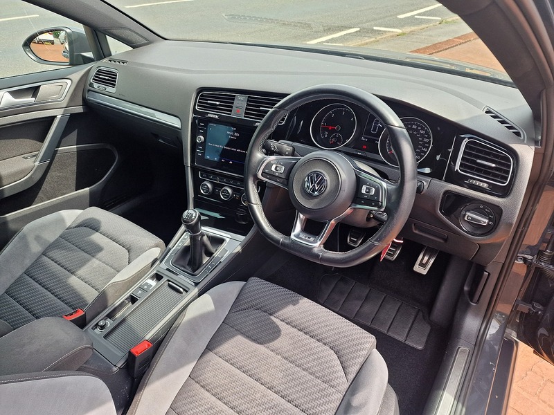 Volkswagen 2.0 TDI R-Line Edition Hatchback 5dr Diesel Manual Euro 6 (s/s) (150 ps)