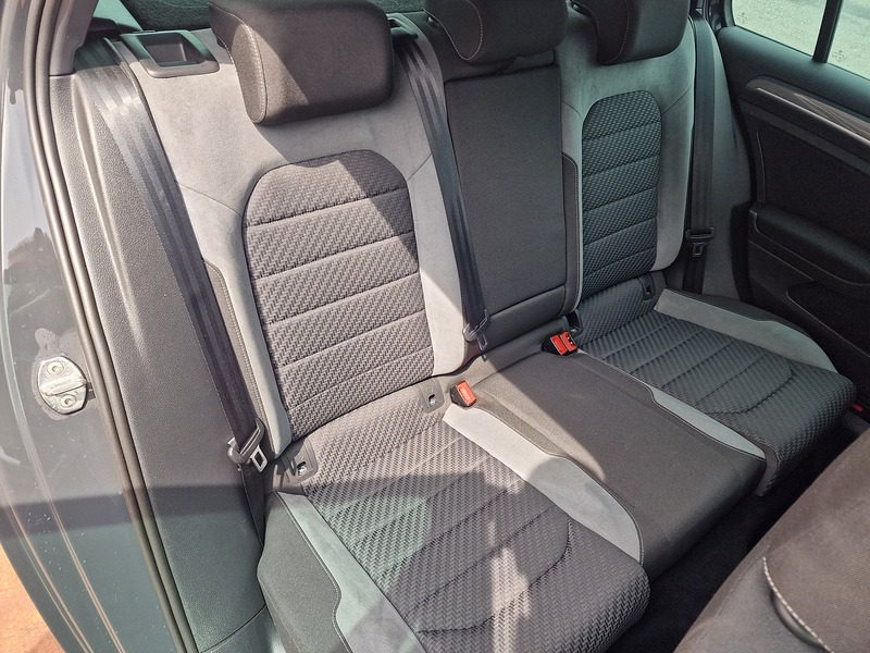 Volkswagen 2.0 TDI R-Line Edition Hatchback 5dr Diesel Manual Euro 6 (s/s) (150 ps)