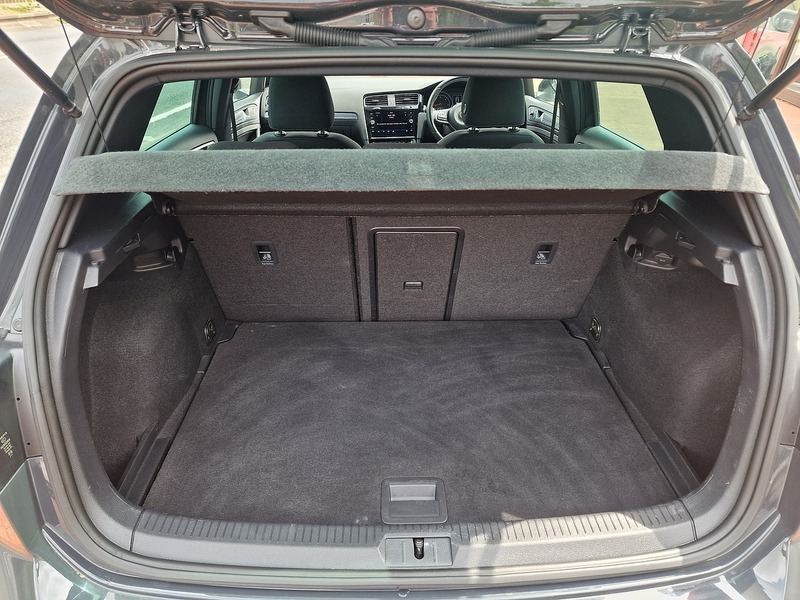 Volkswagen 2.0 TDI R-Line Edition Hatchback 5dr Diesel Manual Euro 6 (s/s) (150 ps)