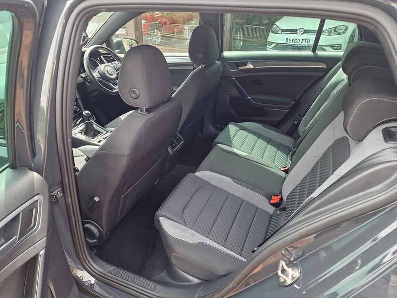 Volkswagen 2.0 TDI R-Line Edition Hatchback 5dr Diesel Manual Euro 6 (s/s) (150 ps)