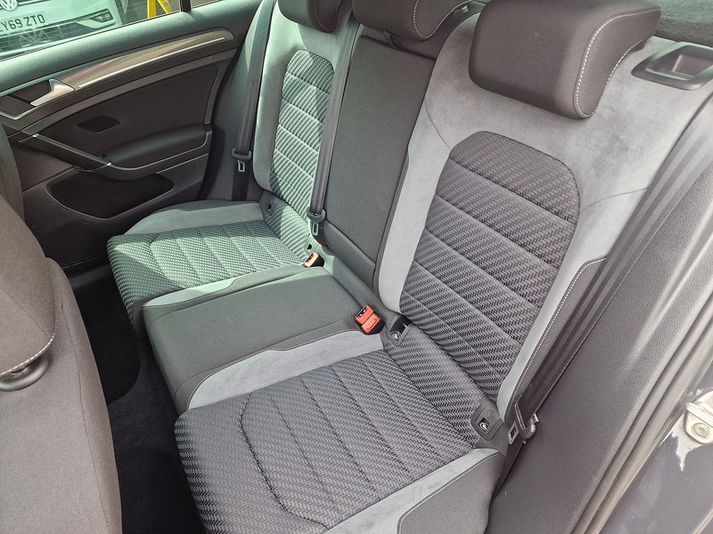 Volkswagen 2.0 TDI R-Line Edition Hatchback 5dr Diesel Manual Euro 6 (s/s) (150 ps)