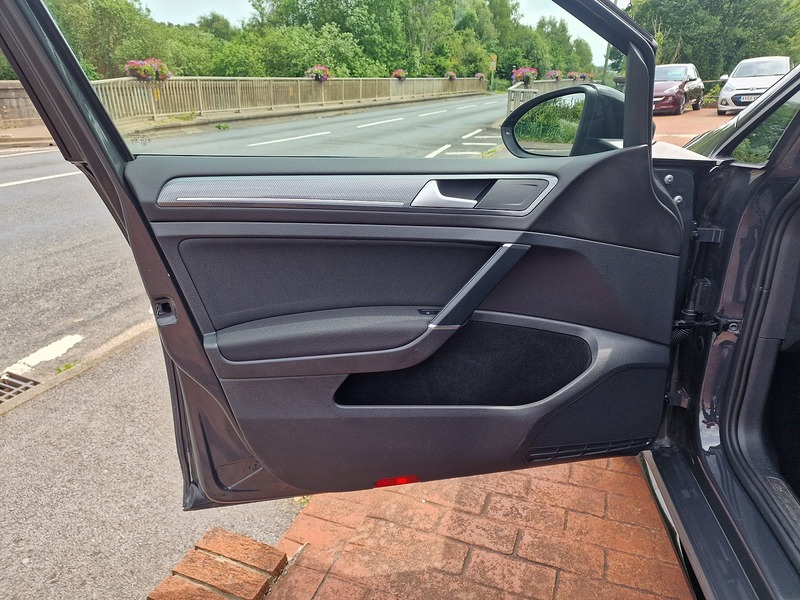 Volkswagen 2.0 TDI R-Line Edition Hatchback 5dr Diesel Manual Euro 6 (s/s) (150 ps)