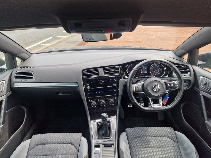 Volkswagen 2.0 TDI R-Line Edition Hatchback 5dr Diesel Manual Euro 6 (s/s) (150 ps)