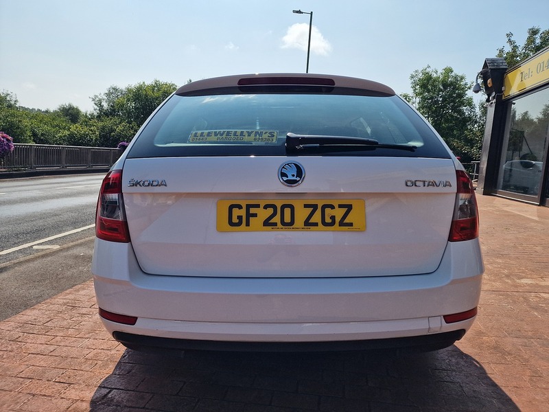 Skoda 1.6 TDI S Estate 5dr Petrol DSG Euro 6 (s/s) (115 ps)