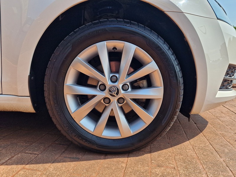 Skoda 1.6 TDI S Estate 5dr Petrol DSG Euro 6 (s/s) (115 ps)