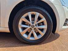 Skoda Octavia TDI S DSG 