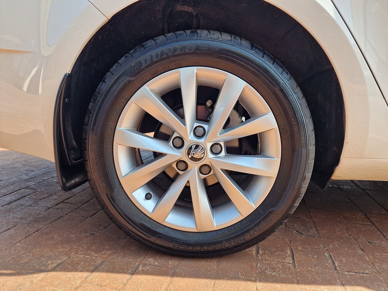 Skoda 1.6 TDI S Estate 5dr Petrol DSG Euro 6 (s/s) (115 ps)