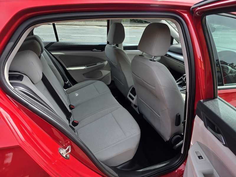 Volkswagen Golf TDI Life - U9442