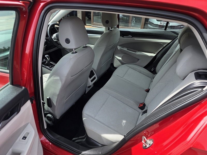 Volkswagen Golf TDI Life - U9442