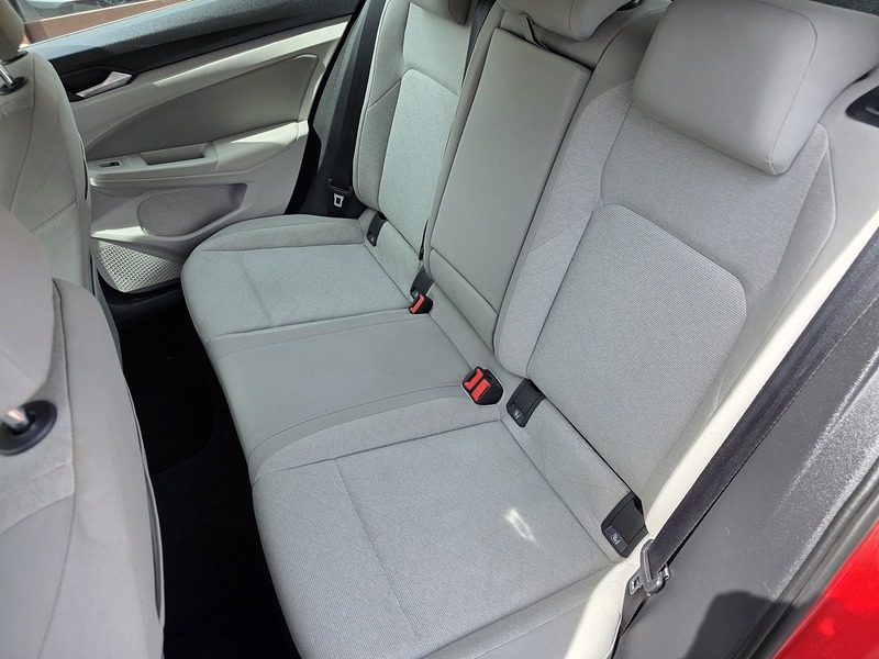 Volkswagen Golf TDI Life - U9442