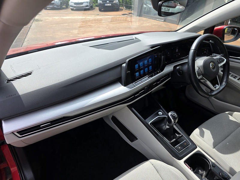 Volkswagen Golf TDI Life - U9442