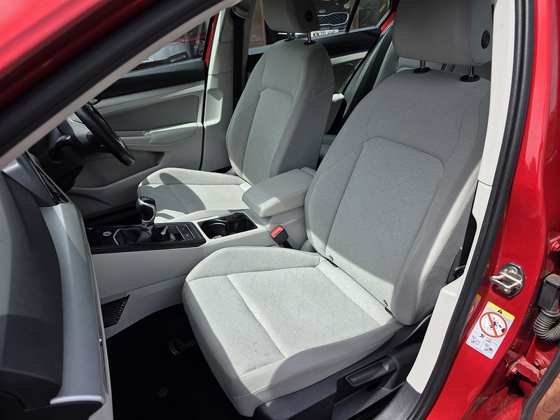 Volkswagen Golf TDI Life - U9442