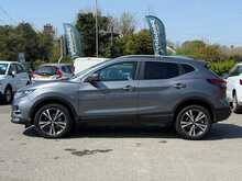 Nissan Qashqai DIG-T N-Connecta - U8743