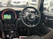 MINI Hatch Cooper D - U8806