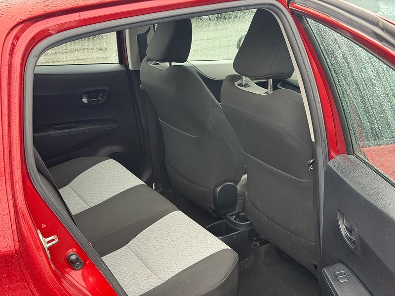 2012 2012 TOYOTA YARIS