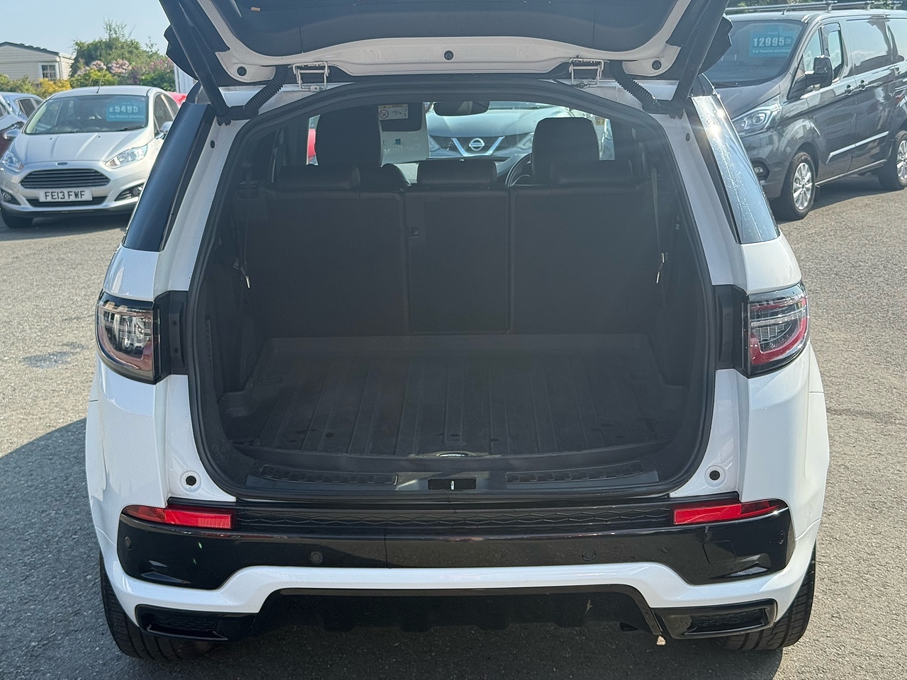 2020 Land Rover Discovery Sport thumbnail 10