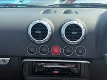 Audi TT T - U8869