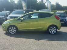 Ford Fiesta Titanium - U8882