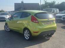 Ford Fiesta Titanium - U8882