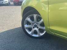 Ford Fiesta Titanium - U8882