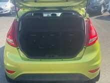 Ford Fiesta Titanium - U8882