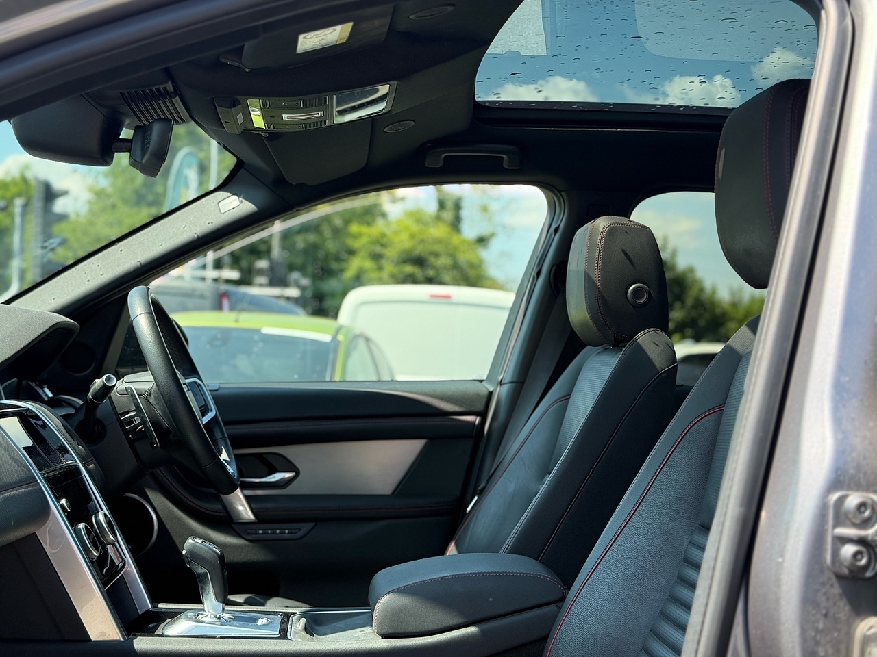 2022 Land Rover Discovery Sport thumbnail 8