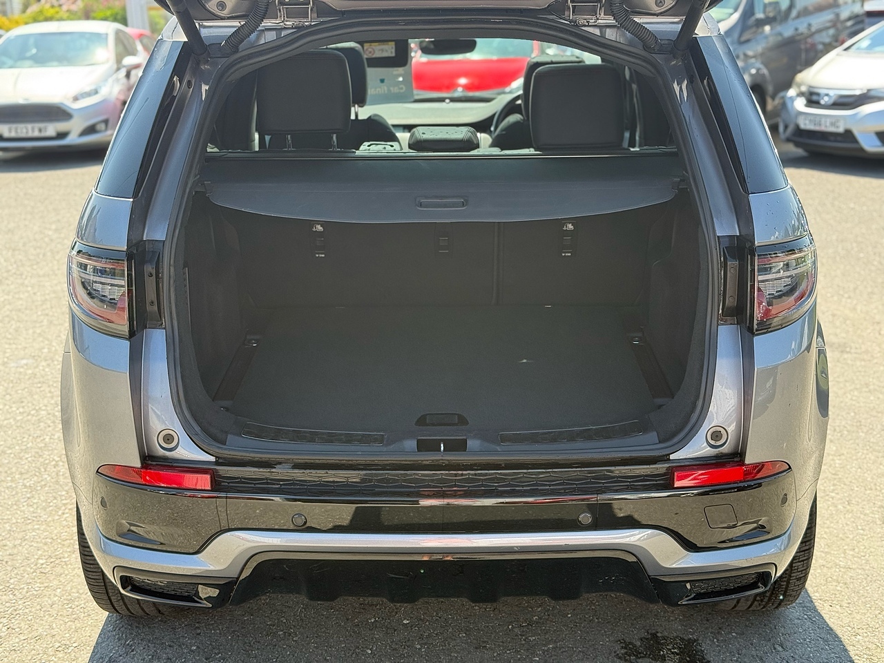 2022 Land Rover Discovery Sport thumbnail 13