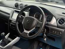 Suzuki Vitara SZ-T - U8944