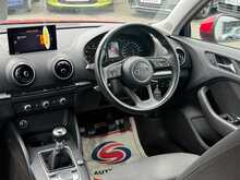 Audi A3 TFSI SE - U8946
