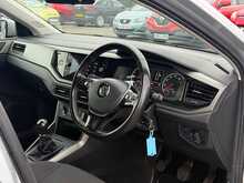 Volkswagen Polo SE - U8952