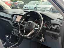 Volkswagen T-Cross TSI SE - U8971