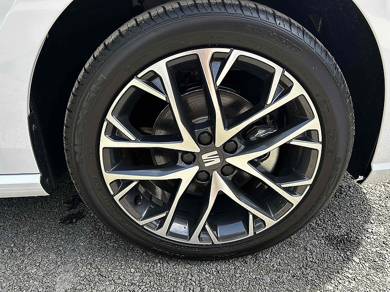 SEAT Tsi Xcellence Hatchback 1.0 Manual Petrol