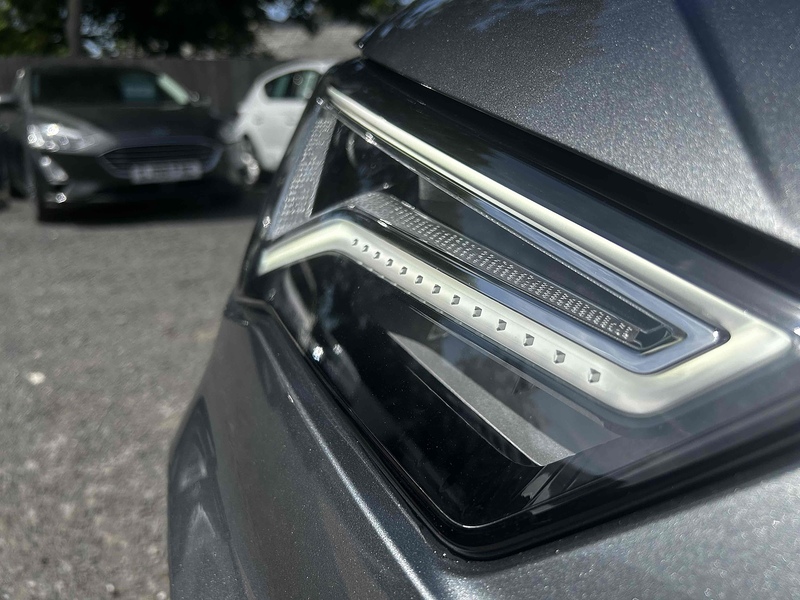 SEAT Tsi Evo Fr Black Edition Hatchback 1.5 Manual Petrol