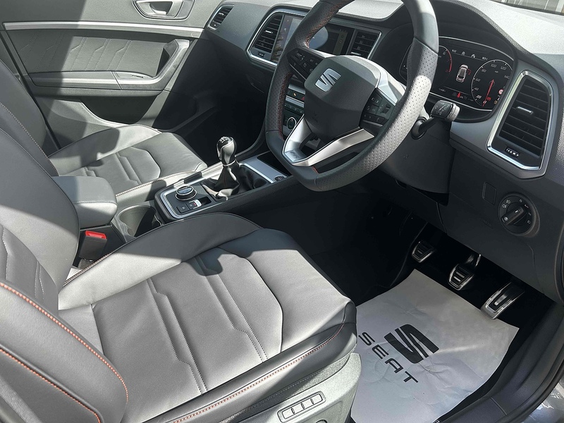 SEAT Tsi Evo Fr Black Edition Hatchback 1.5 Manual Petrol