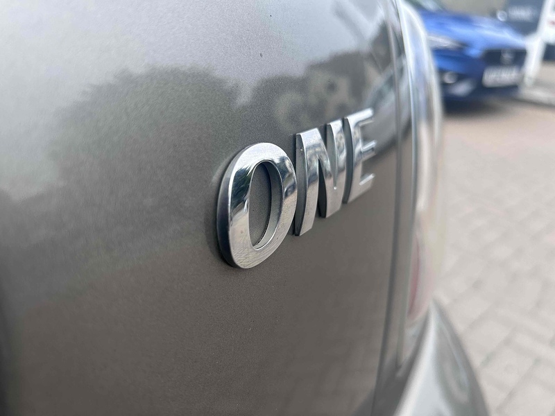 MINI One Convertible Convertible 1.6 Automatic Petrol