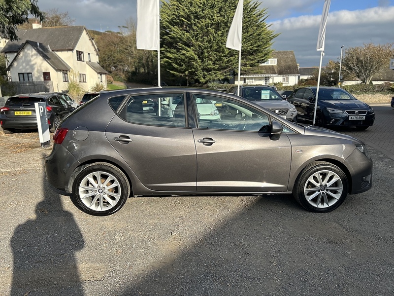 SEAT 1.6 TDI CR FR Hatchback 5dr Diesel Manual Euro 5 (105 ps)