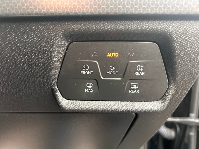 SEAT 1.5 TSI EVO SE Dynamic Hatchback 5dr Petrol Manual Euro 6 (s/s) (130 ps)