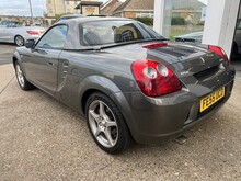 Toyota MR2 VVT-i Roadster - Thumb 4