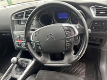 Citroen C4 HDi Exclusive - Thumb 13