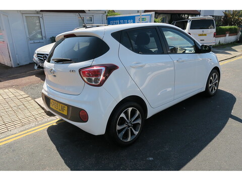 1.0 Play Hatchback 5dr Petrol Manual Euro 6 (67 ps)