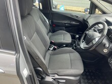Ford B-Max Zetec - Thumb 6