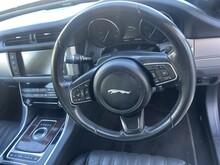 Jaguar XF d Portfolio - Thumb 8