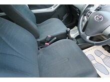 Toyota Yaris VVT-i TR - Thumb 9