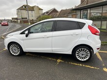Ford Fiesta Titanium - Thumb 4