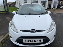 Ford Fiesta Titanium - Thumb 6