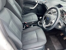 Ford Fiesta Titanium - Thumb 8